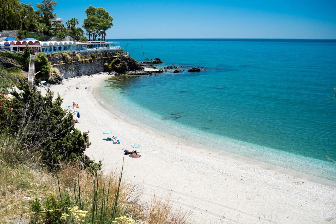 Benal Beach, Luxury Sea & Mountain View Beachside 1 Bedroom Apartment ベナルマデナ エクステリア 写真
