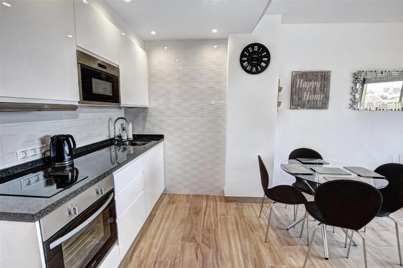 Benal Beach, Luxury Sea & Mountain View Beachside 1 Bedroom Apartment ベナルマデナ エクステリア 写真