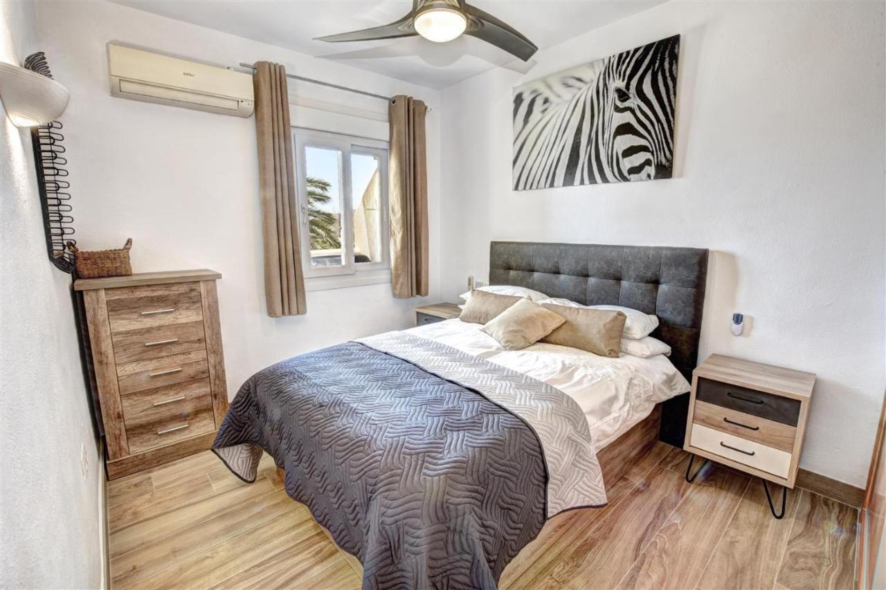 Benal Beach, Luxury Sea & Mountain View Beachside 1 Bedroom Apartment ベナルマデナ エクステリア 写真