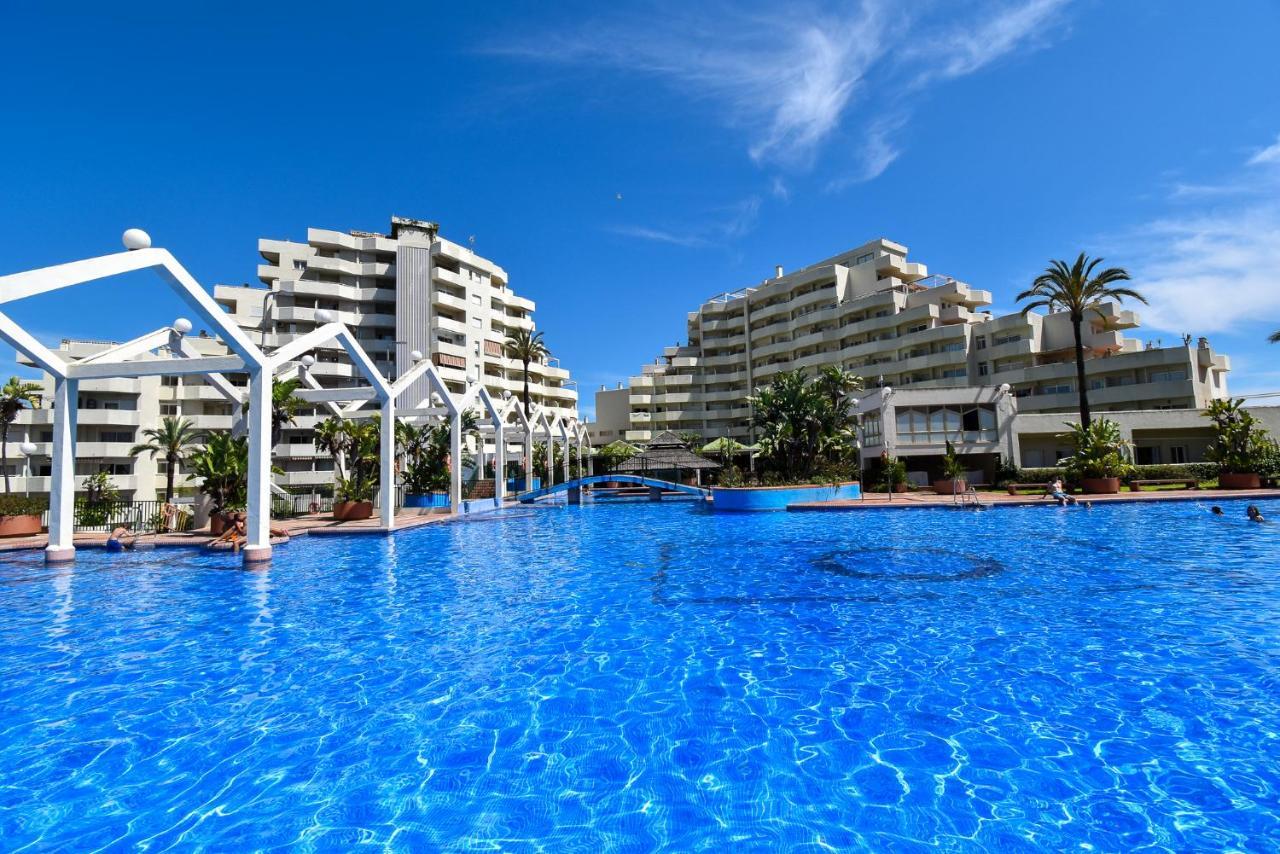 Benal Beach, Luxury Sea & Mountain View Beachside 1 Bedroom Apartment ベナルマデナ エクステリア 写真