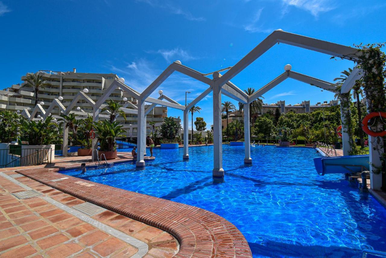 Benal Beach, Luxury Sea & Mountain View Beachside 1 Bedroom Apartment ベナルマデナ エクステリア 写真