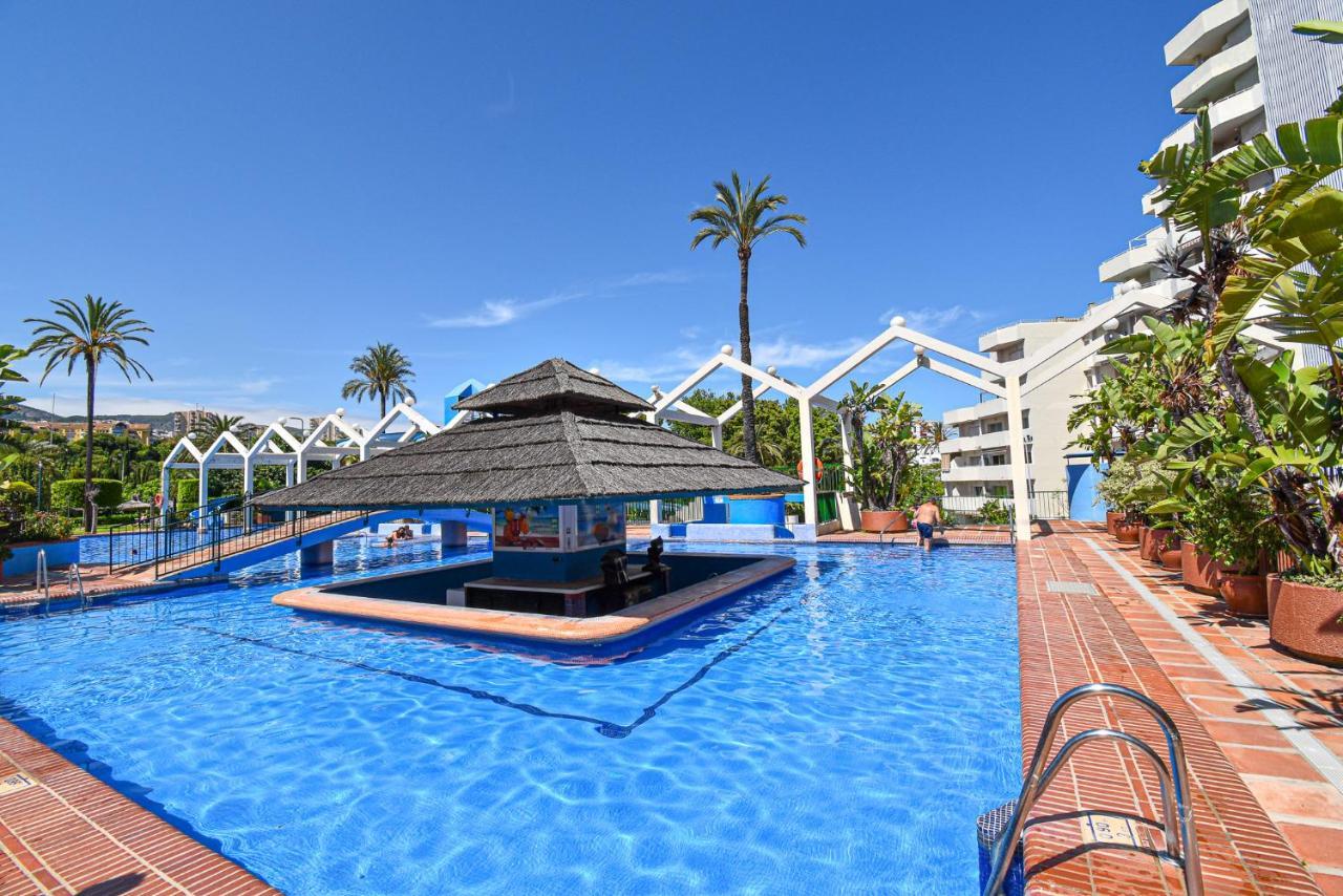 Benal Beach, Luxury Sea & Mountain View Beachside 1 Bedroom Apartment ベナルマデナ エクステリア 写真