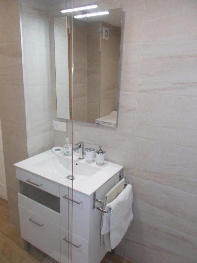 Benal Beach, Luxury Sea & Mountain View Beachside 1 Bedroom Apartment ベナルマデナ エクステリア 写真